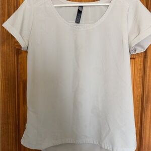 Mountain hardware Women's citypass Short Sleeve Top